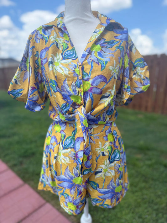 LINEN PRINTED FRONT TIED BLOUSE WITH SHORT PANTS SET - Bellissima by Ari LLC.